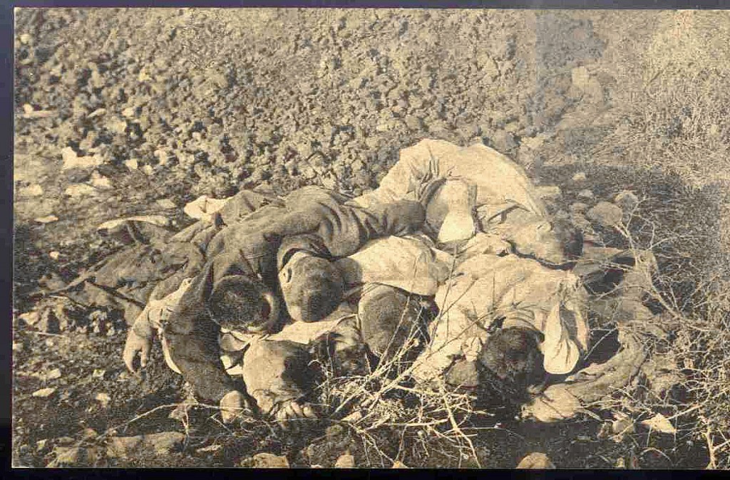 12. Mrtvi srpski vojnici od gladi kod Ljesa u Albaniji 1915.