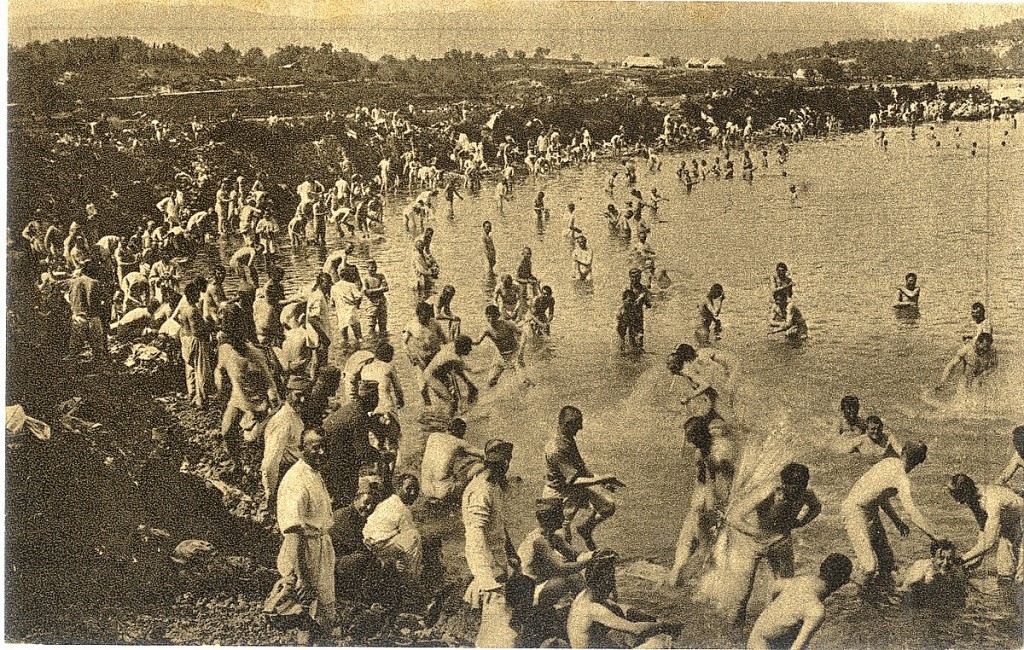 16. Srpski vojnici se kupaju u moru na Krfu, 1916